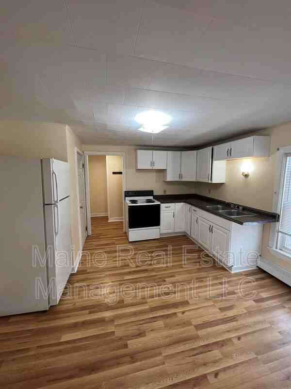 28B Autumn St - Photo 2 of 16