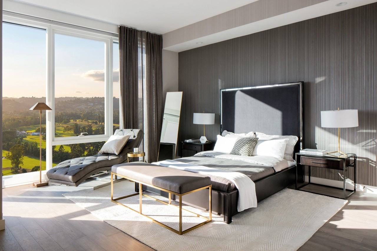 Ten Thousand - Photo 2 of 47