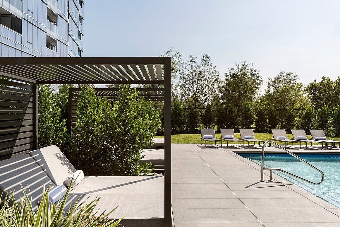 Ten Thousand - Photo 5 of 47