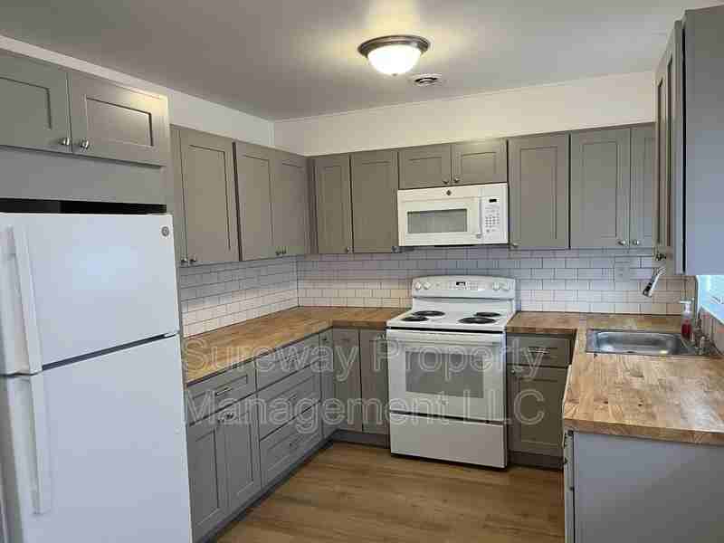 134A Buckingham Dr - Photo 2 of 17