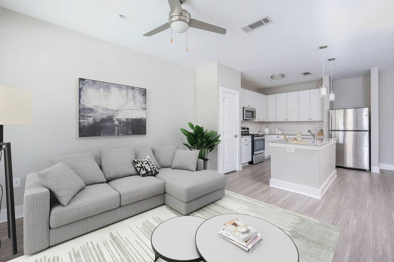 1824 Defoor Apartments - Photo 2 of 36