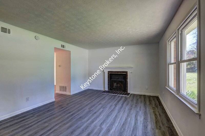 1137 Osceola Ct - Photo 3 of 9