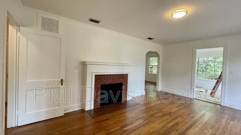 4309 Hiawatha St - Photo 3 of 12