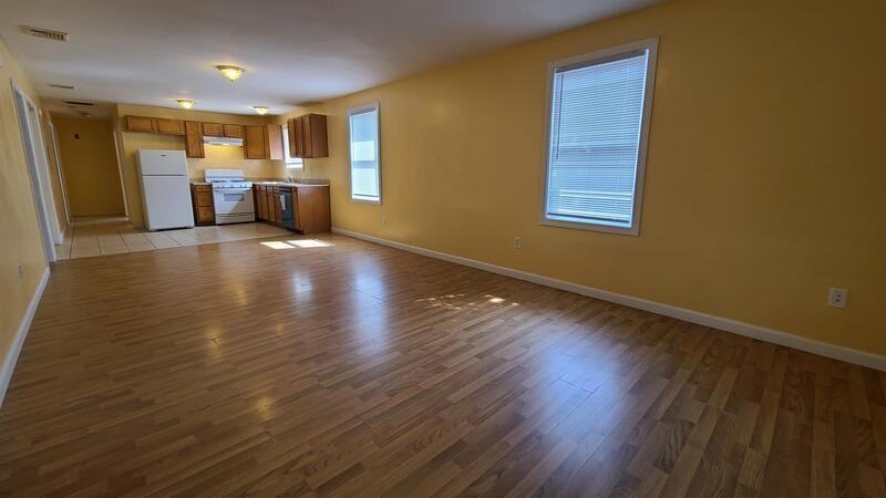 235 Wadsworth St - Photo 4 of 20