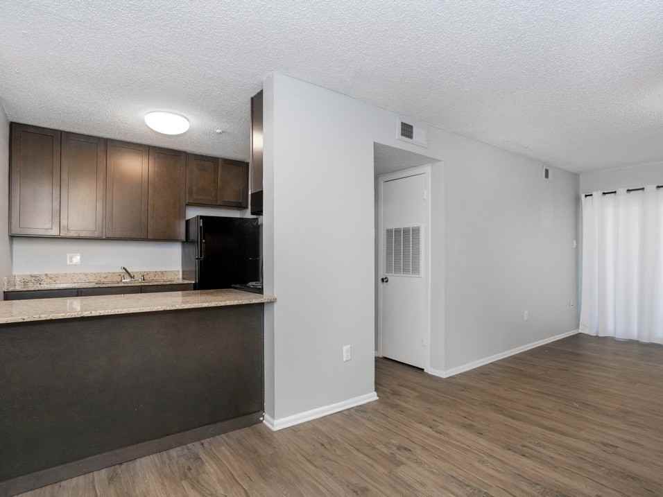 Chestnut Ridge Apartments - Photo 7 of 22