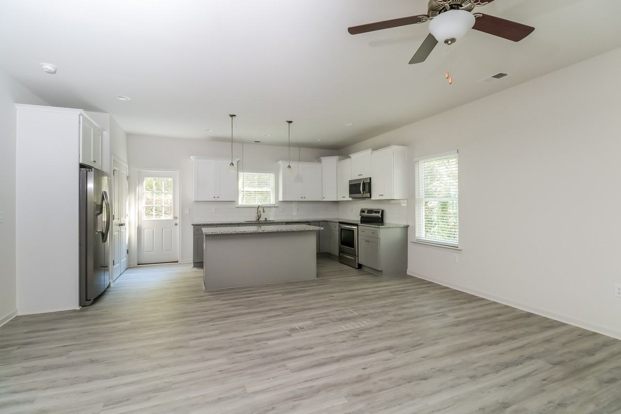 320 N Vance St - Photo 5 of 14