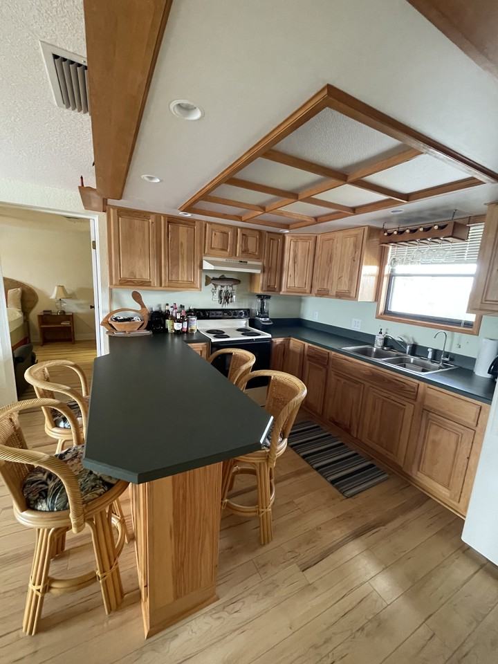 211 Buckner Avenue South #825 - Photo 2 of 32