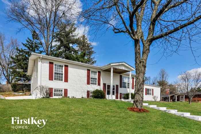 703 Valley View Dr - Photo 2 of 15