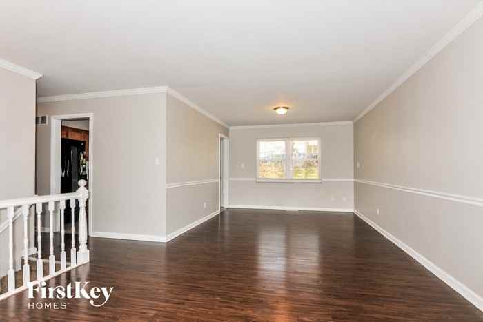 703 Valley View Dr - Photo 3 of 15