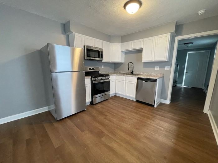 1004 Eigelbach Ave - Photo 2 of 12