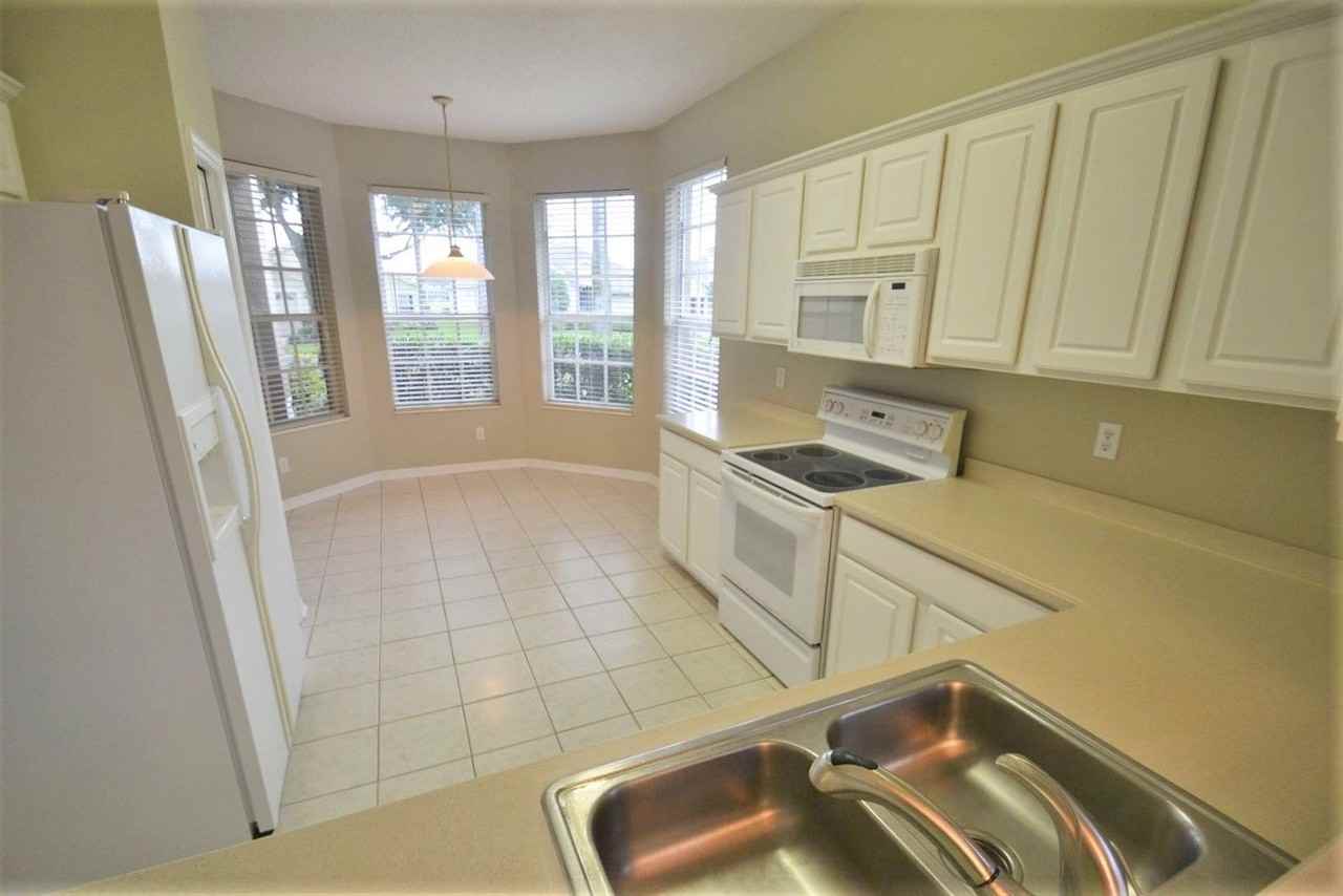 3307 Stonebridge Trl - Photo 3 of 7