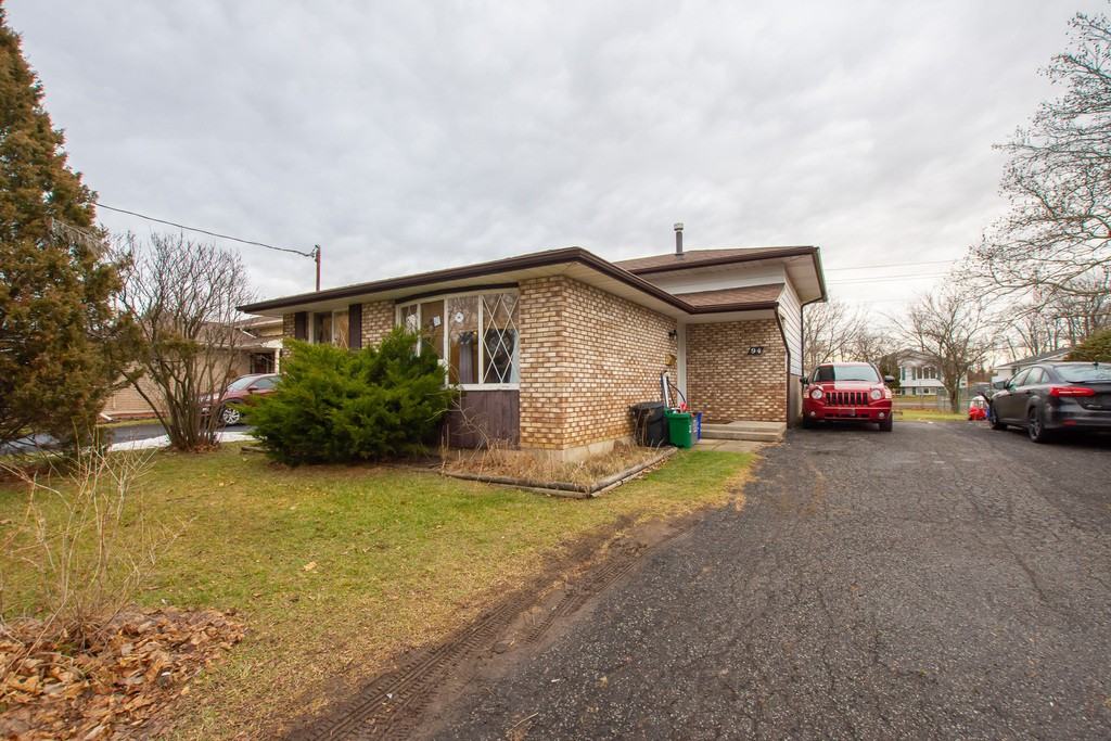 94 Meredith Drive Apartments 94 Meredith Dr, St. Catharines, ON L2M