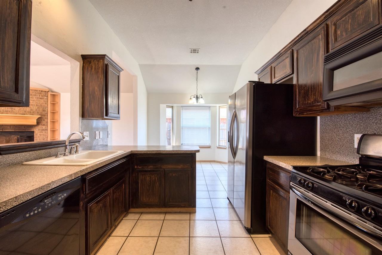 1220 Eastridge Dr #1 - Photo 3 of 21