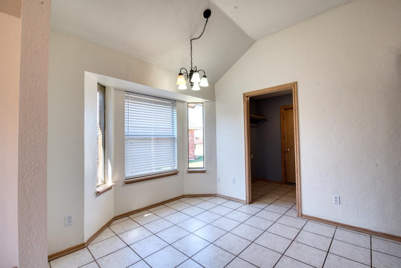 1220 Eastridge Dr #1 - Photo 5 of 21