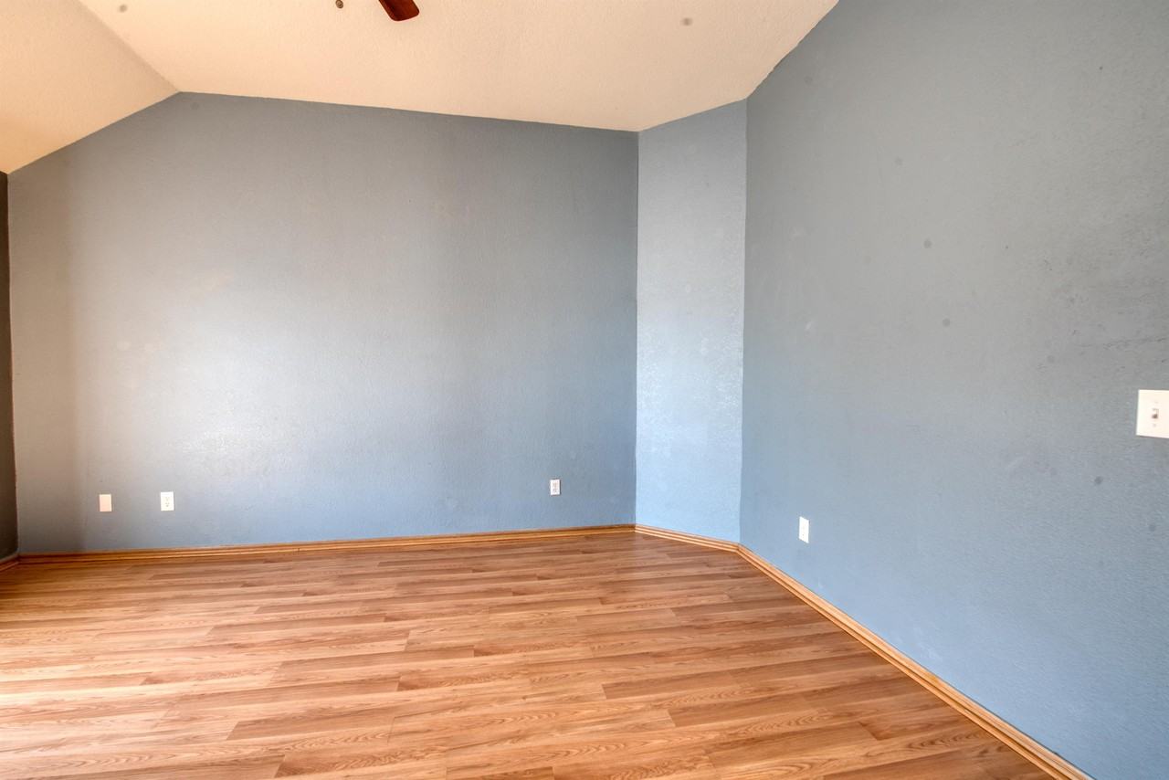 1220 Eastridge Dr #1 - Photo 6 of 21