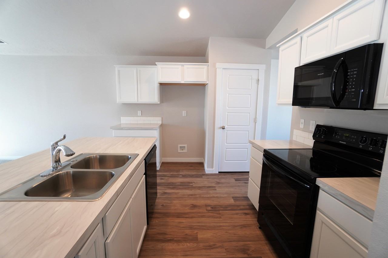 3047 W Dark Sky St #1 - Photo 5 of 29