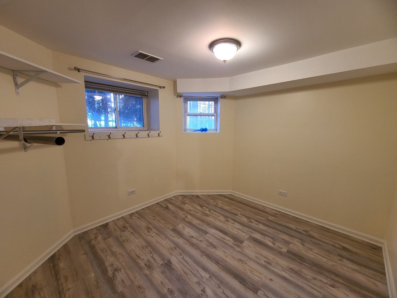 4642 North Saint Louis Avenue #B - Photo 5 of 14