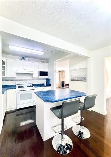 103 Marion St - Photo 3 of 22