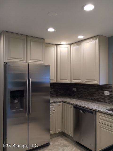 935 S Stough St - Photo 3 of 10
