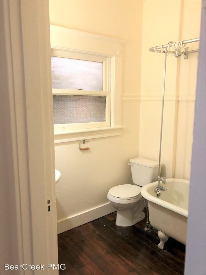 1010 NW 17th Ave. - Photo 3 of 8