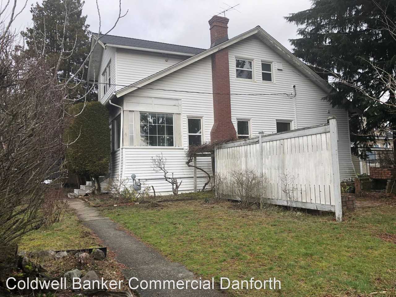 6306 Beacon Ave S - Photo 3 of 15