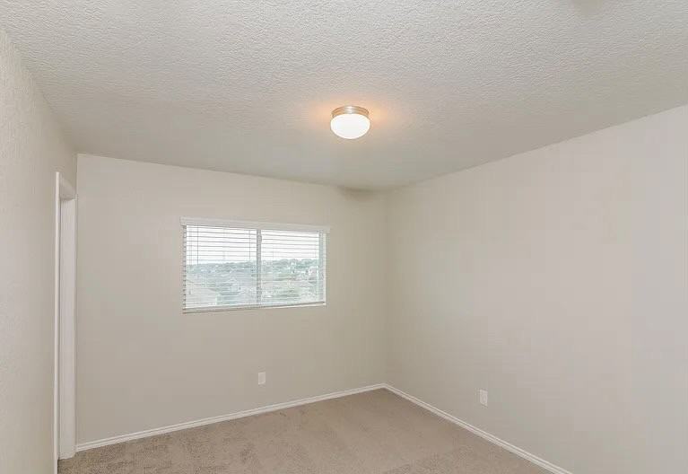 2706 San Antonio Ave - Photo 3 of 10