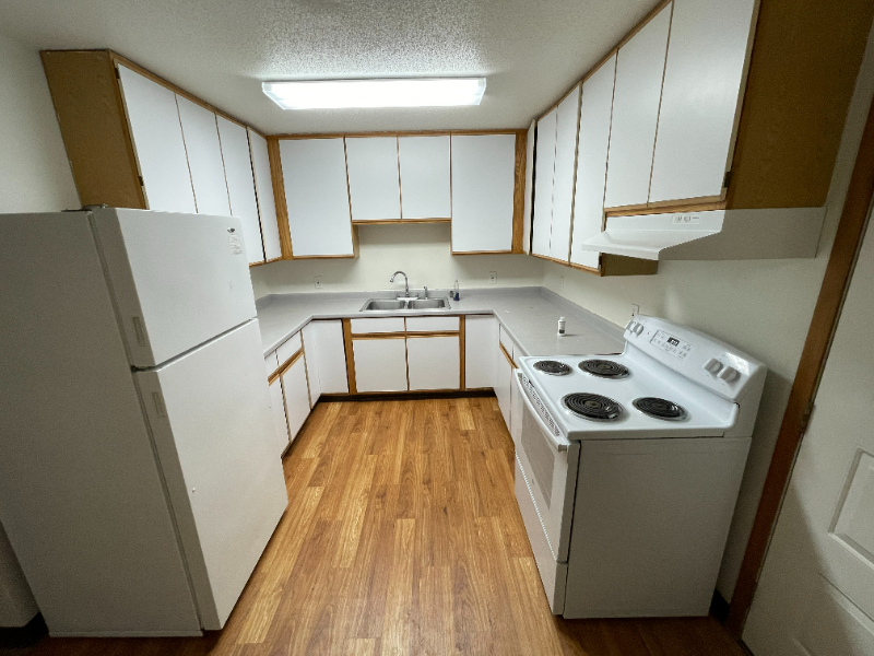 319 N 3rd Ave W - Photo 2 of 11