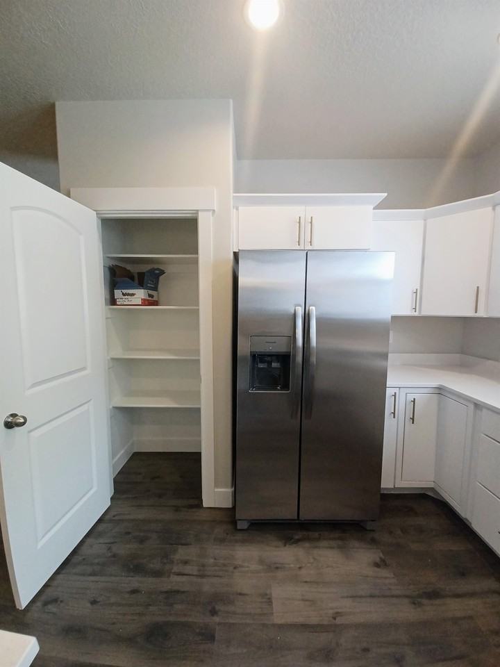 2021 N 3960 W #1 - Photo 6 of 44
