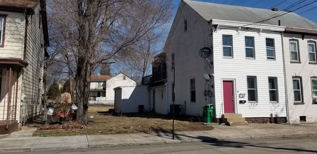 239 LINCOLN ST - Photo 2 of 29