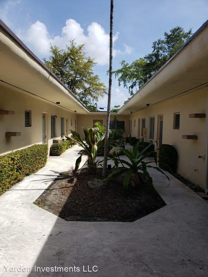 1260 NE 139th St - Photo 3 of 20