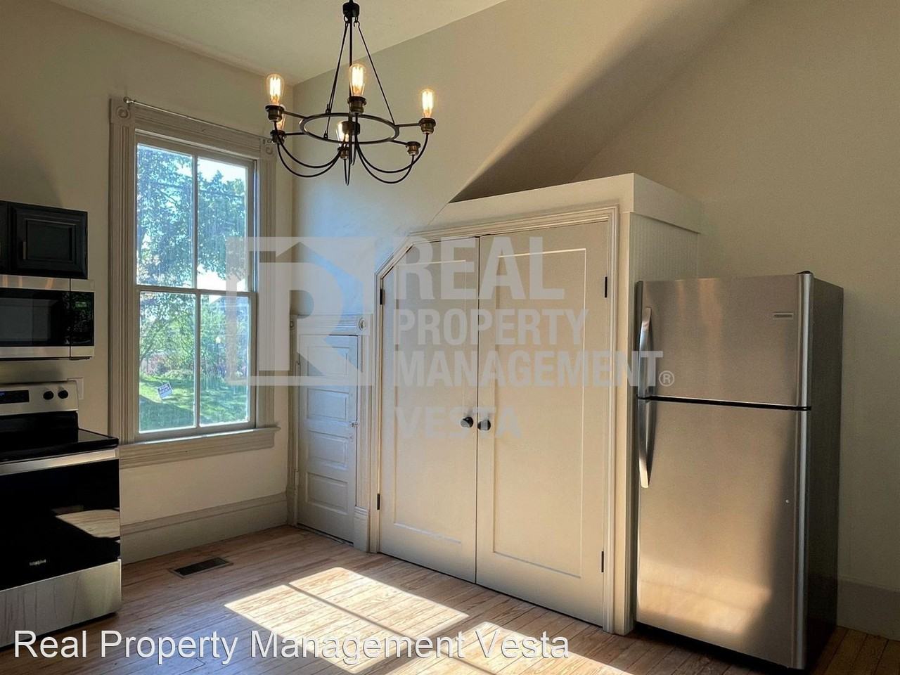 1001 Walnut St - Photo 2 of 16