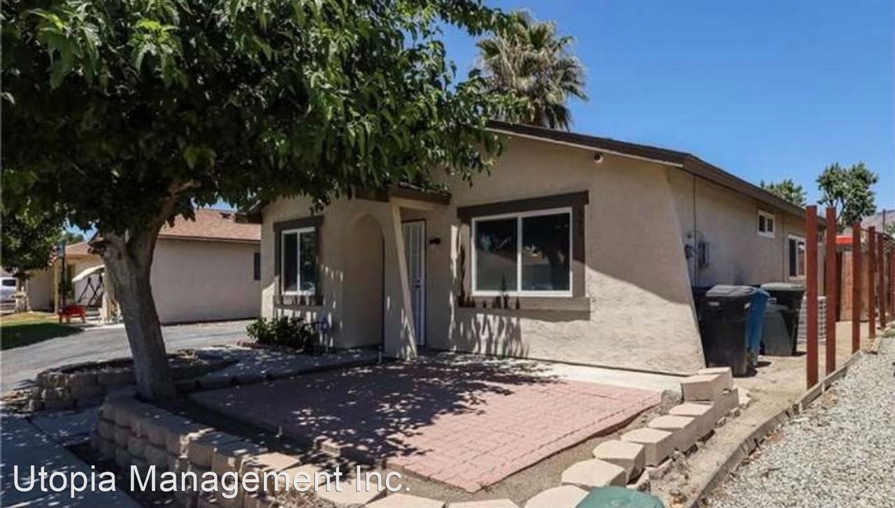 449 E Evans St - Photo 3 of 9