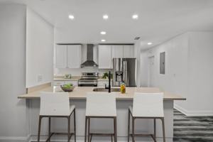 featured image of E Knollwood St