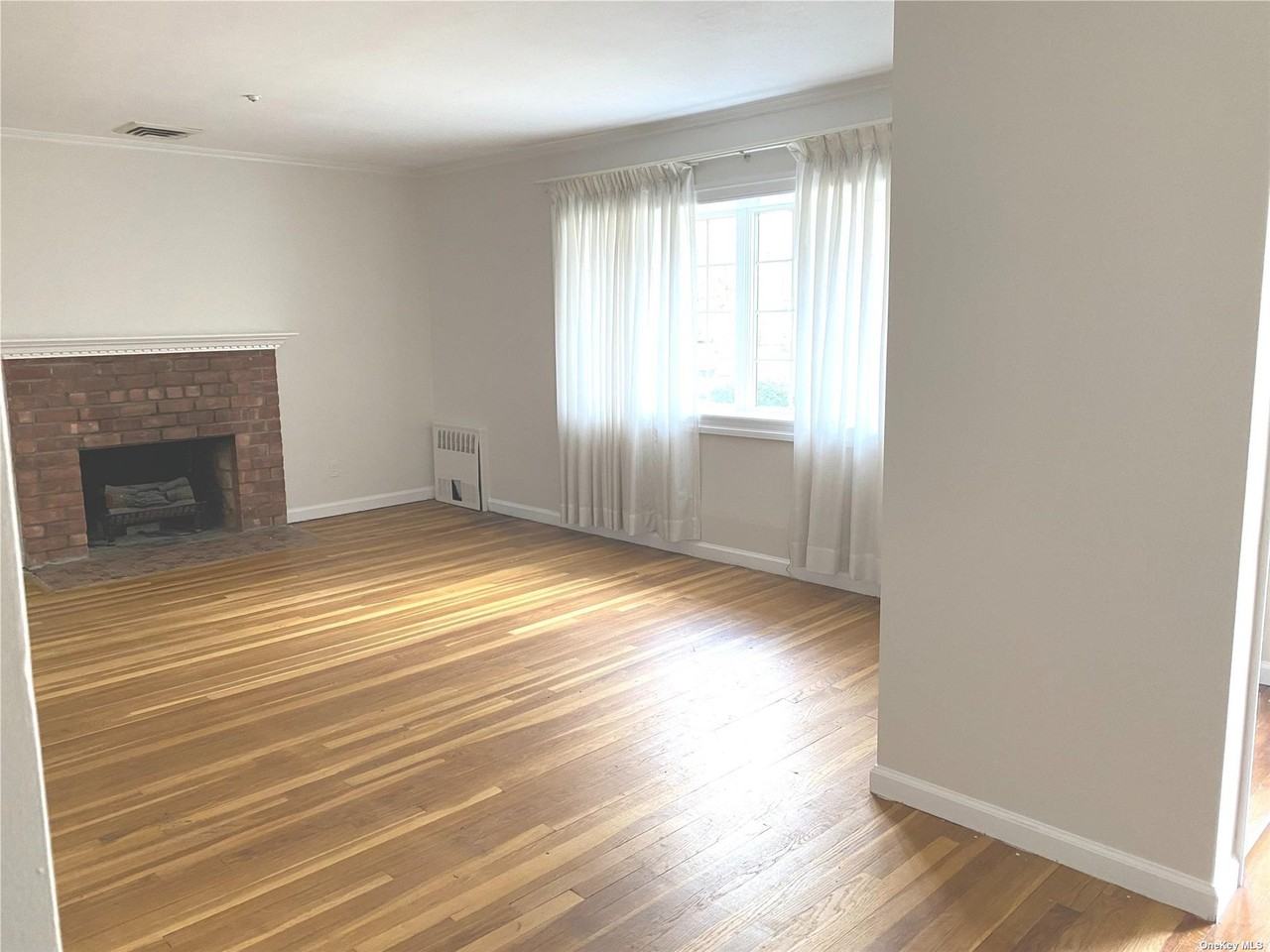 1618 James Rd - Photo 2 of 25