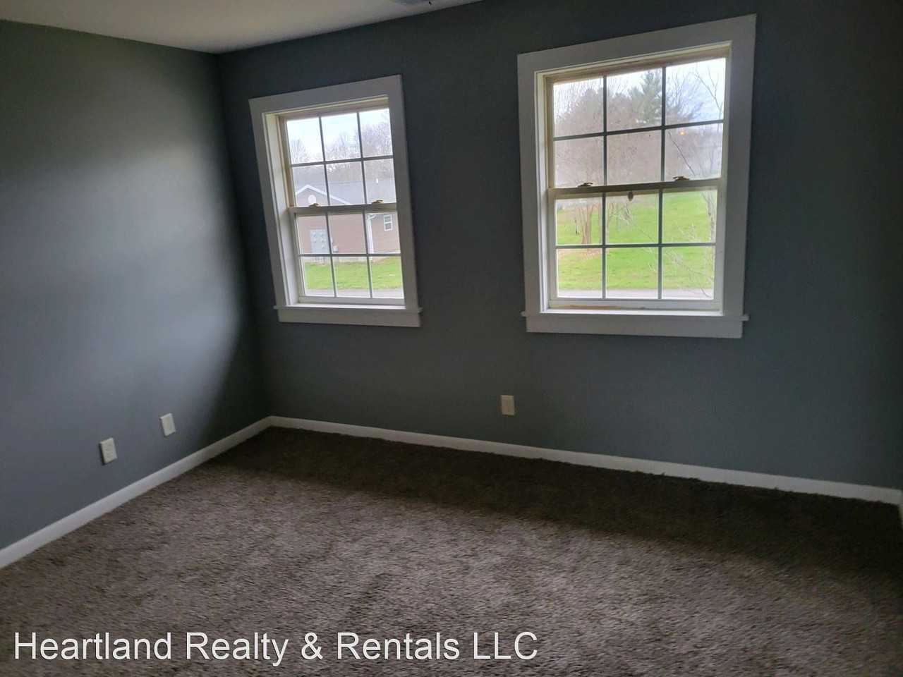 903 Vinewood Ln - Photo 3 of 5