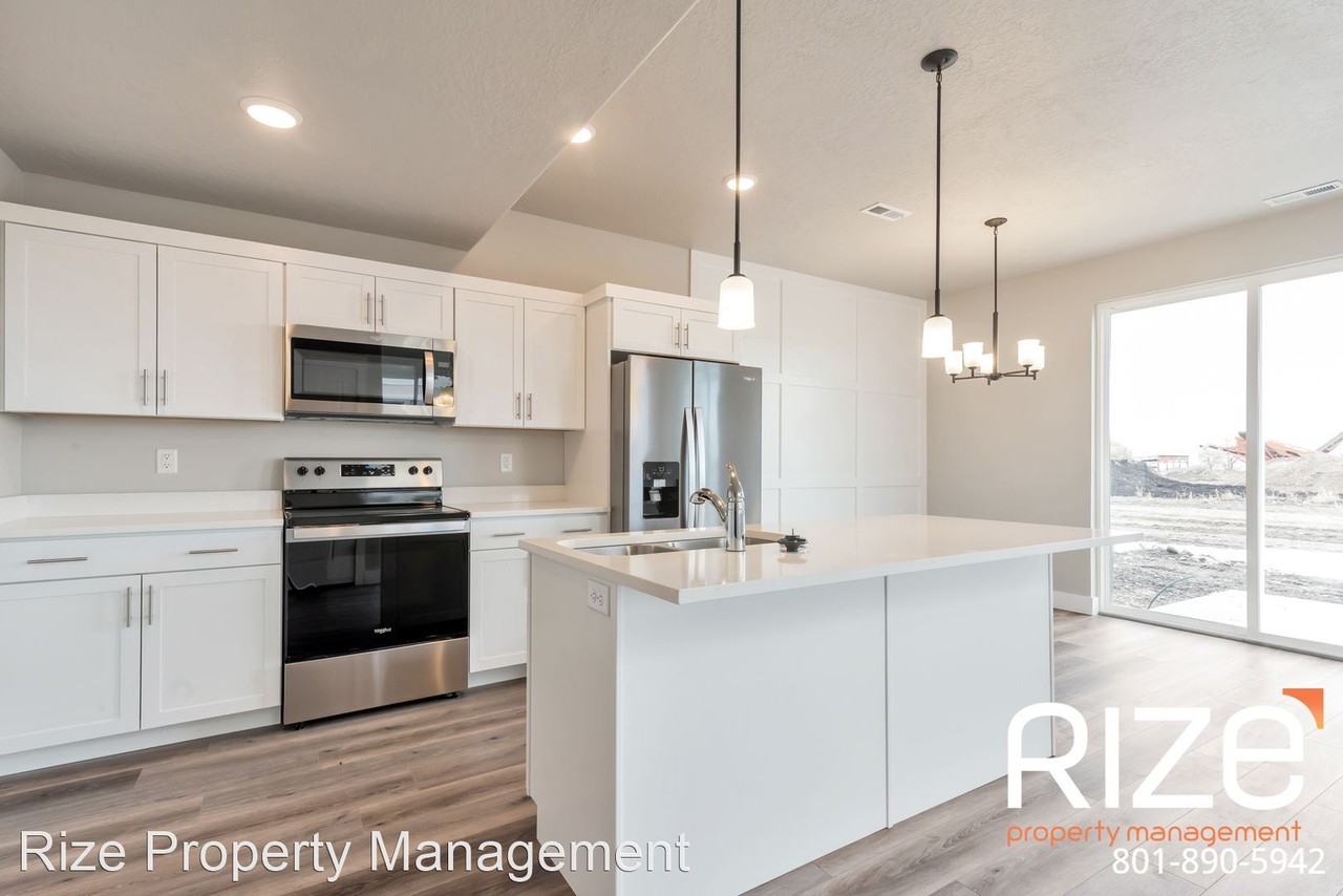 1942 S 1140 W - Photo 3 of 24