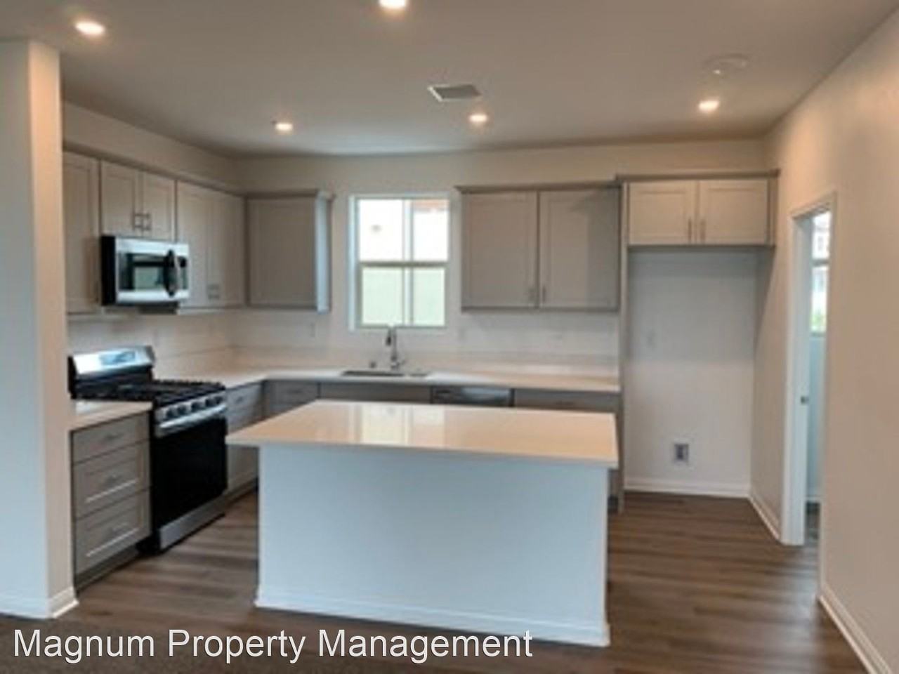 1610 Holly Leaf Way - Photo 3 of 25