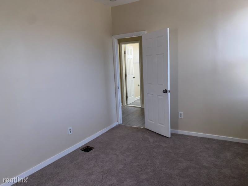 2500 W Fayette St - Photo 3 of 32