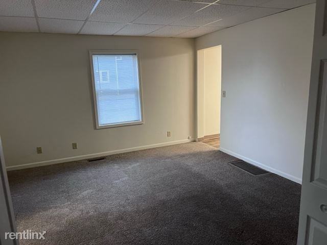 138 Division St - Photo 3 of 8