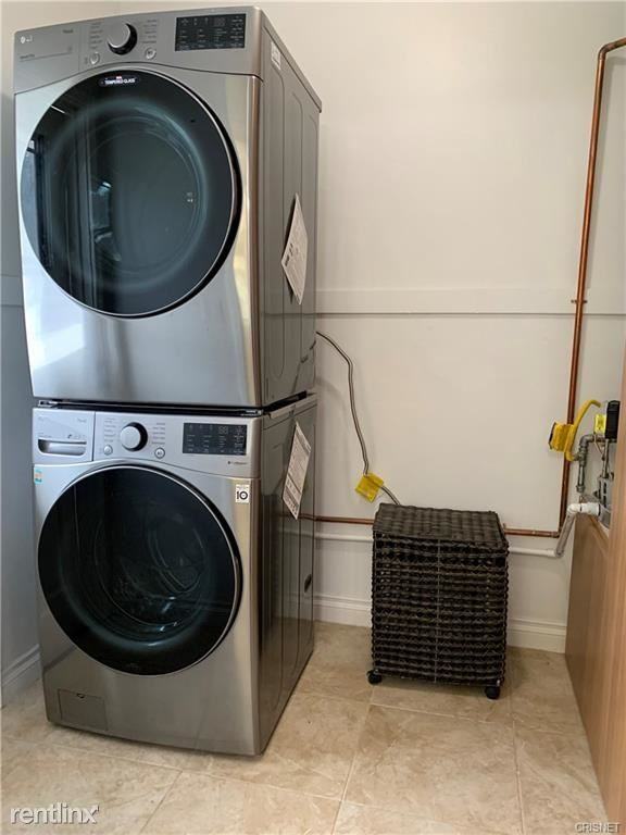 433 Newton St - Photo 2 of 10