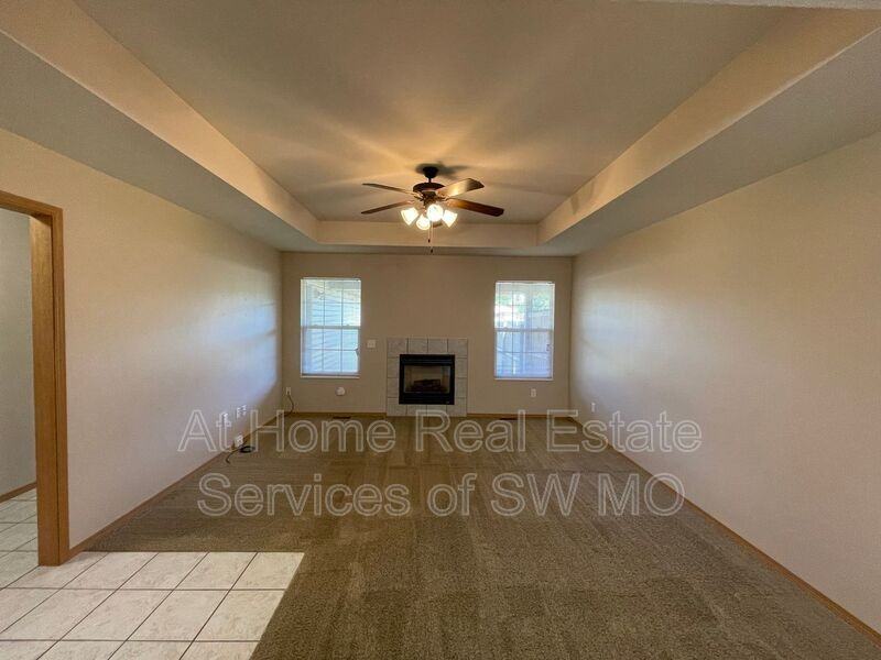 3868 S Jonathan Ave - Photo 2 of 13