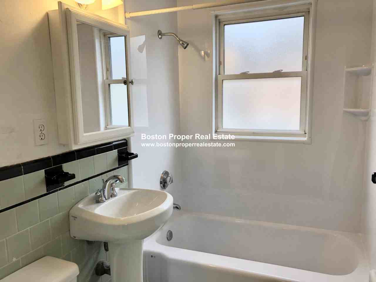 450 Washington St #2 - Photo 4 of 6