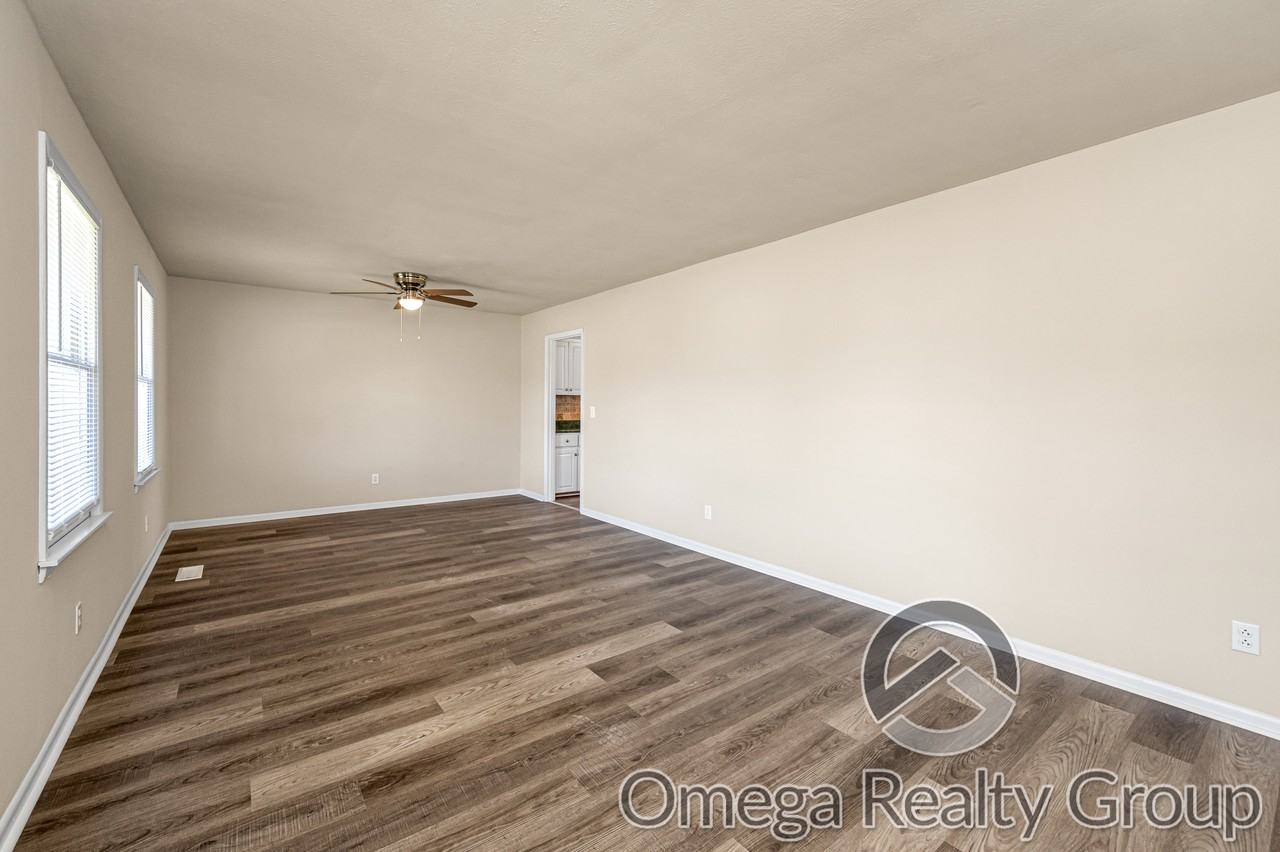 112 Sherwood Dr - Photo 3 of 32