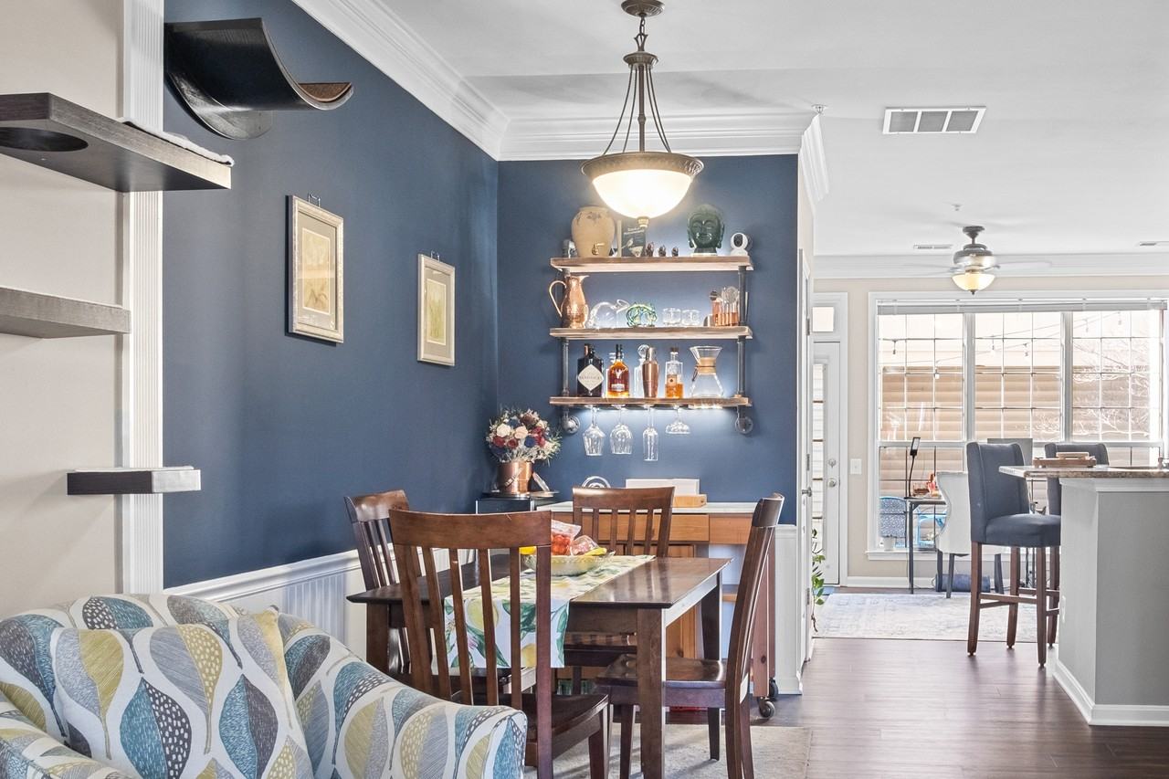 1921 Kenwood Ave - Photo 2 of 29