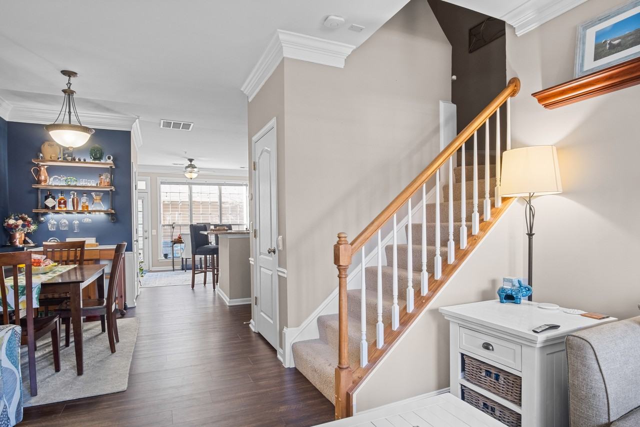 1921 Kenwood Ave - Photo 3 of 29