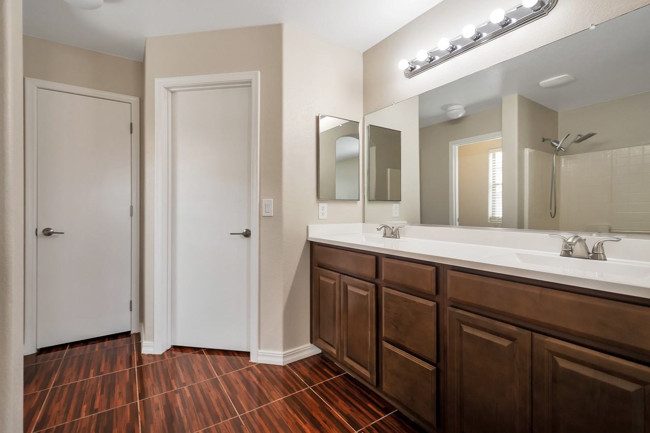 3560 W Mesquite Ave - Photo 4 of 15