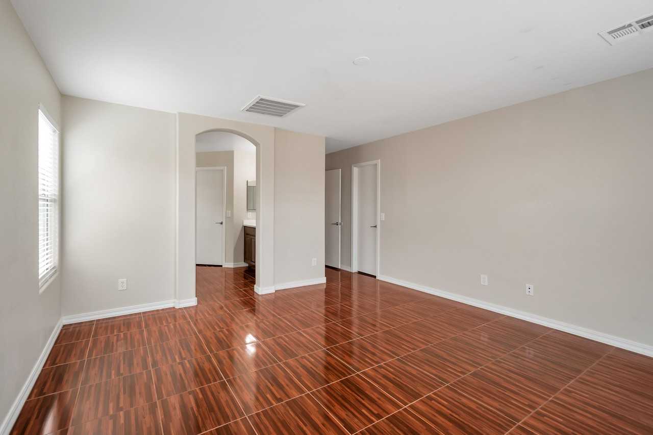 3560 W Mesquite Ave - Photo 5 of 15