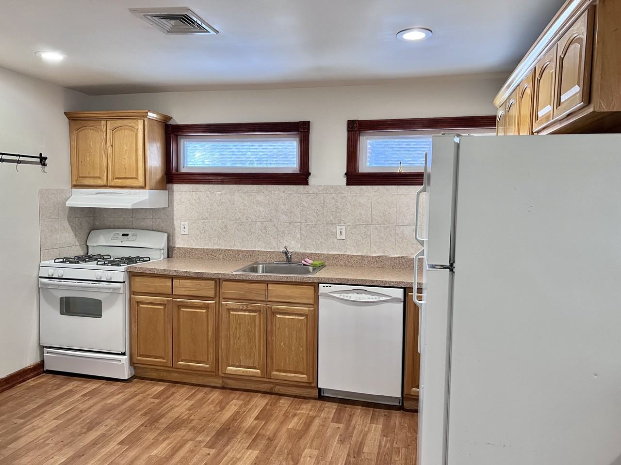 3603 Irwin Ave #3 - Photo 3 of 10