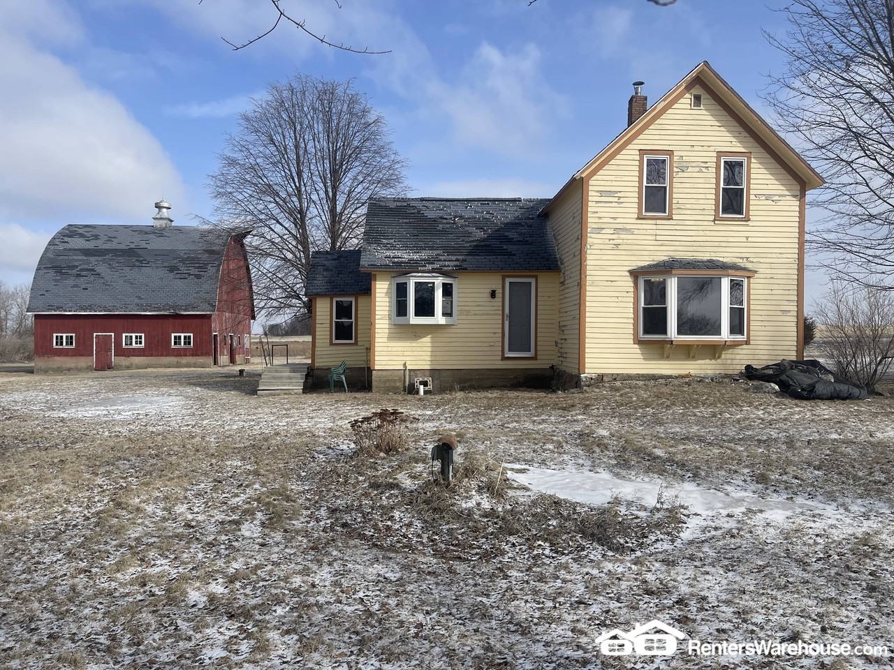 10851 151st Ave - Photo 2 of 10