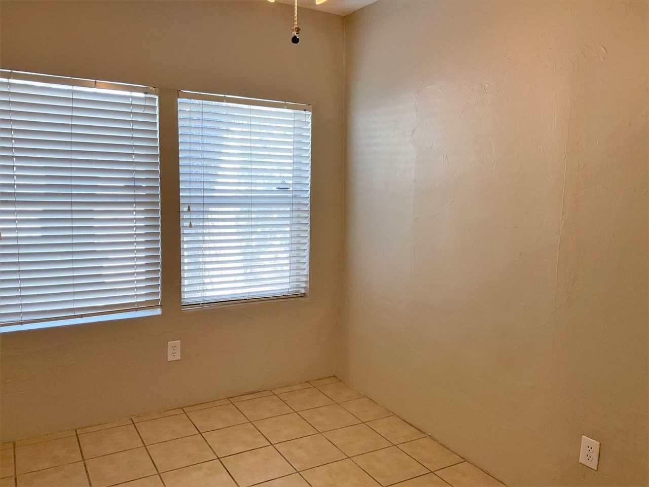 1125 E Broadway Rd - Photo 2 of 11